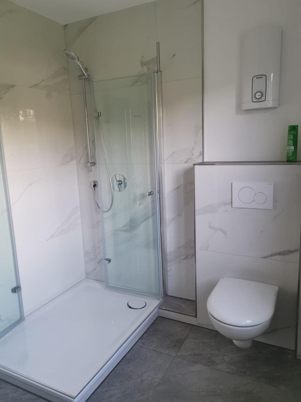 Modernes Stilvoll Eingerichtetes Appartement Rösrath Buitenkant foto