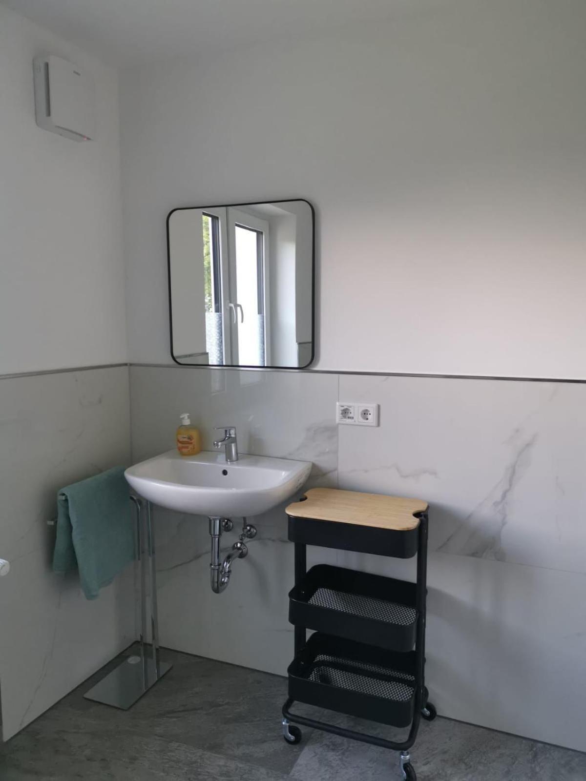 Modernes Stilvoll Eingerichtetes Appartement Rösrath Buitenkant foto